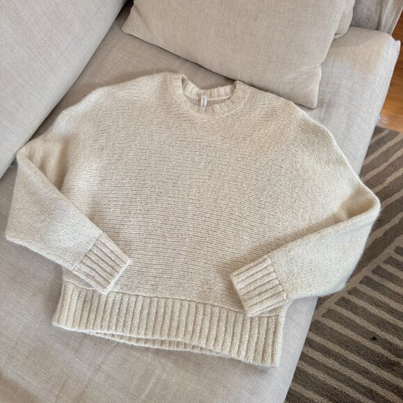 Aritzia Babaton Day Off Sweater – 100% Alpaca - Picture 5 of 12